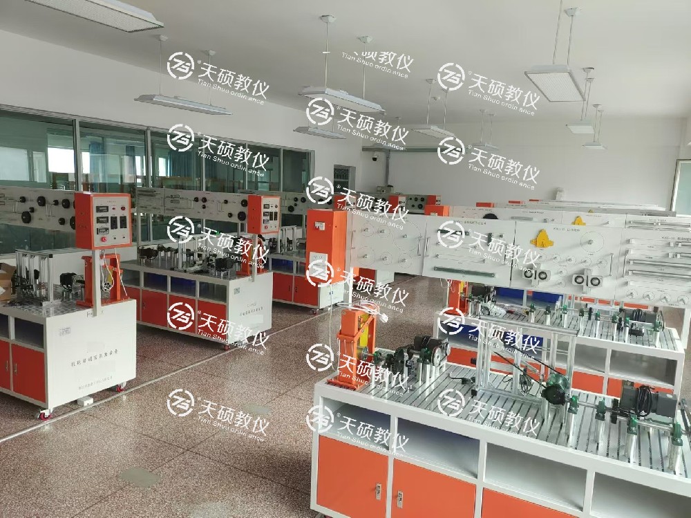 烏魯木齊技師學(xué)院 電氣工程及機(jī)電裝調(diào)實(shí)訓(xùn)室設(shè)備采購(gòu)項(xiàng)目  順利安裝、調(diào)試、培訓(xùn)、驗(yàn)收通過(guò)！